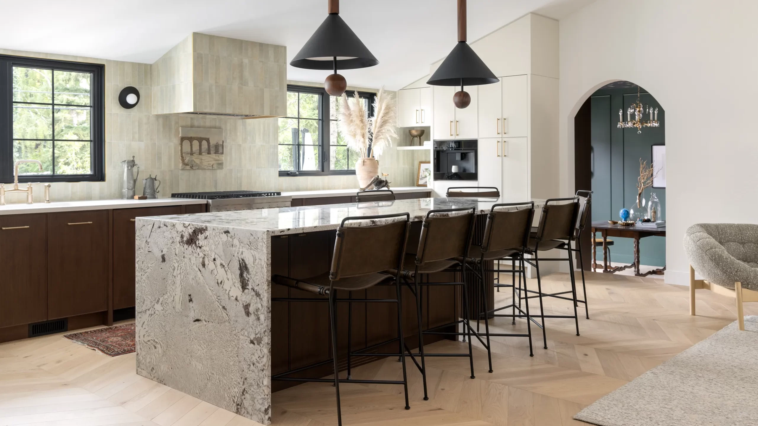 What Materials Best Elevate the Aesthetics of a Luxury Kitchen?